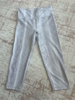 Silver Snake-Print Women’s Capri Leggings